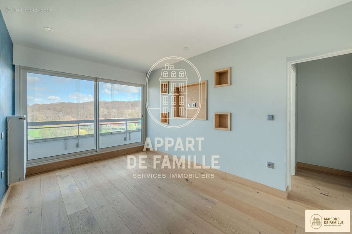 Appartement à LA CELLE-SAINT-CLOUD