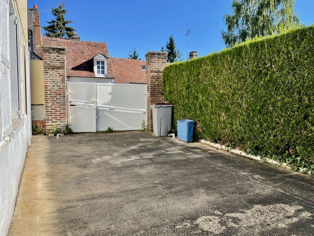 Maison 3 pièces avec cour - photo 2