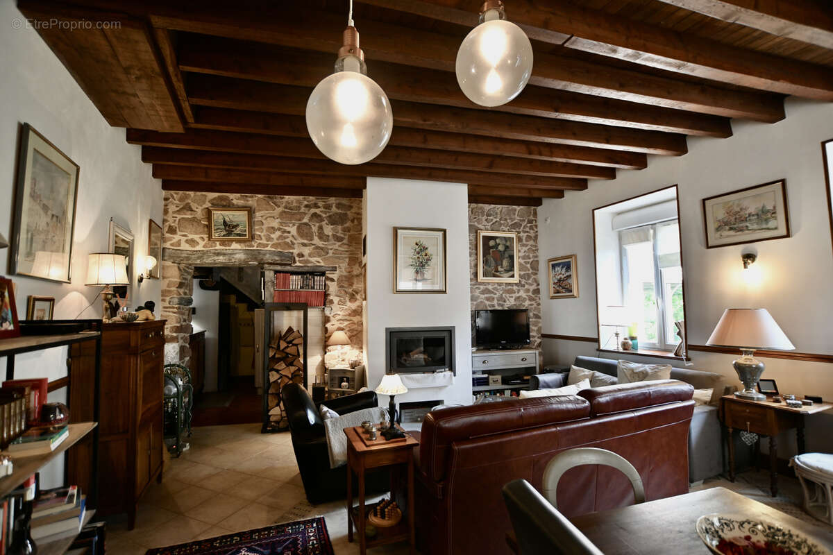 Maison à MOUX-EN-MORVAN