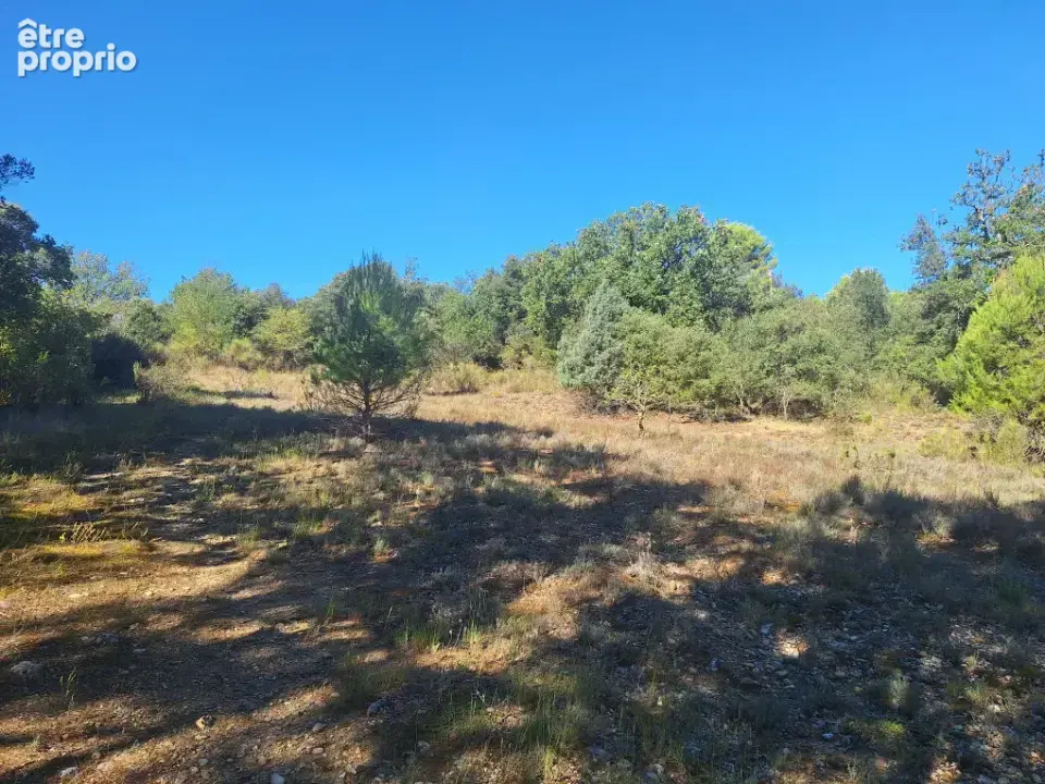 Terrain à GREOUX-LES-BAINS