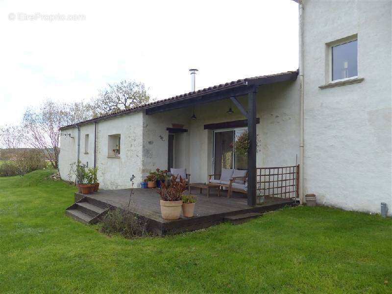 Maison à SAINT-EUTROPE-DE-BORN