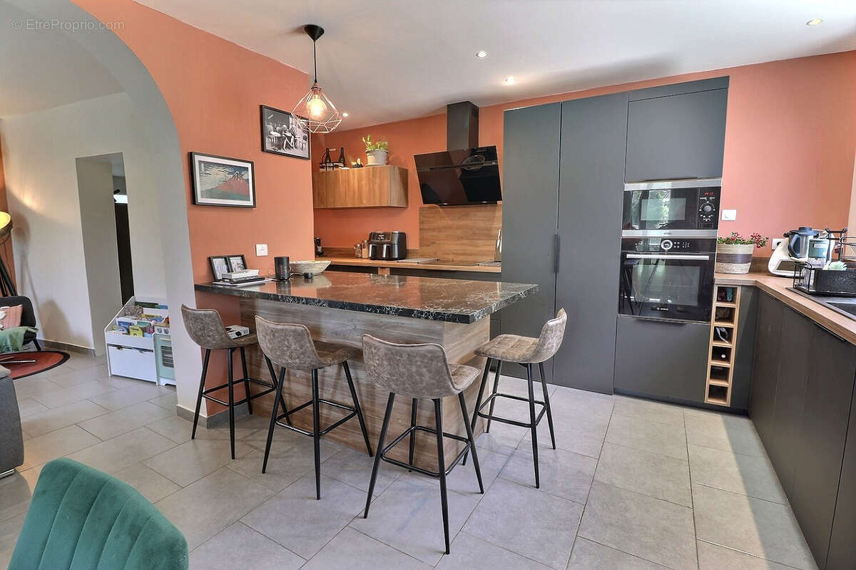 Maison à SORGUES