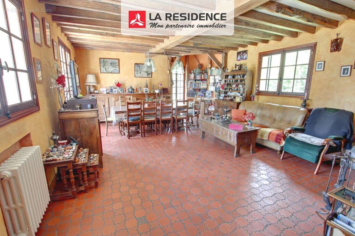 Maison 150 m² à Le Mesnil-Saint-Denis  - photo 6