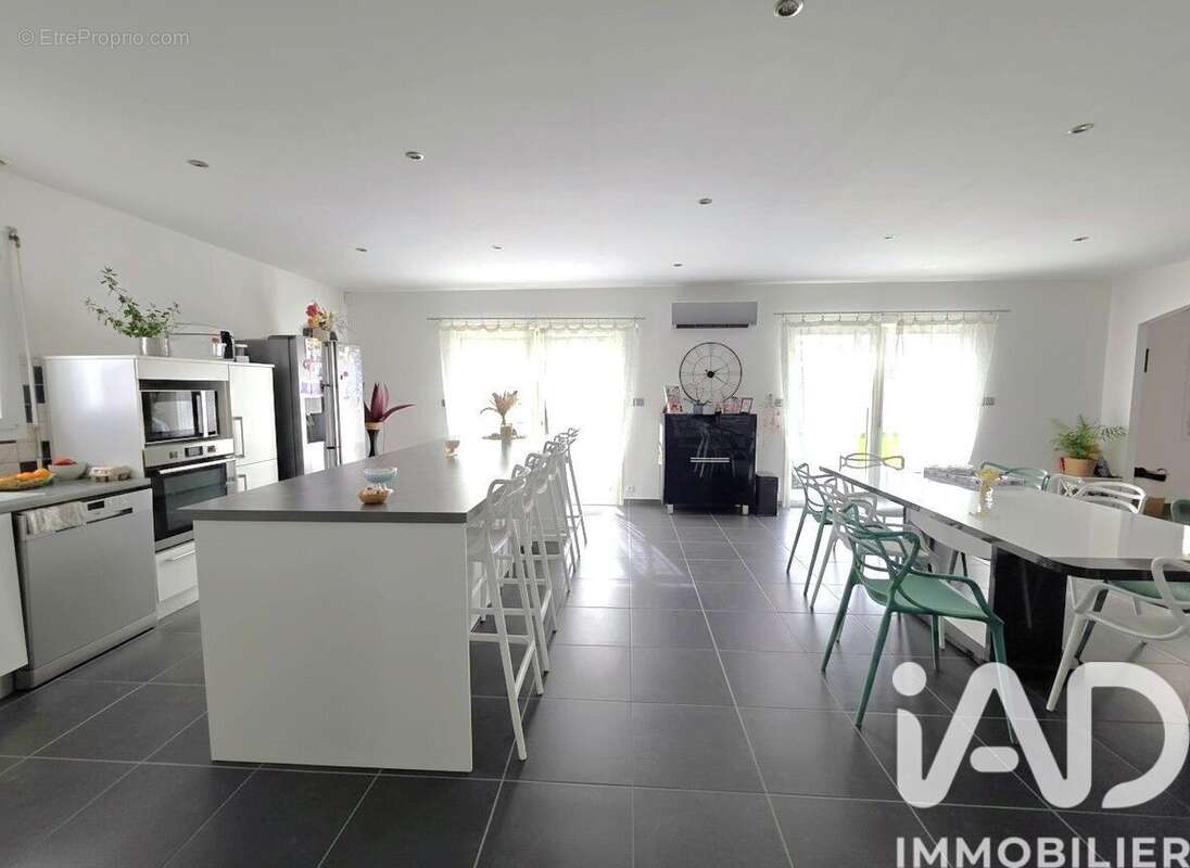 Photo 3 - Maison à SAINT-JUST-LUZAC