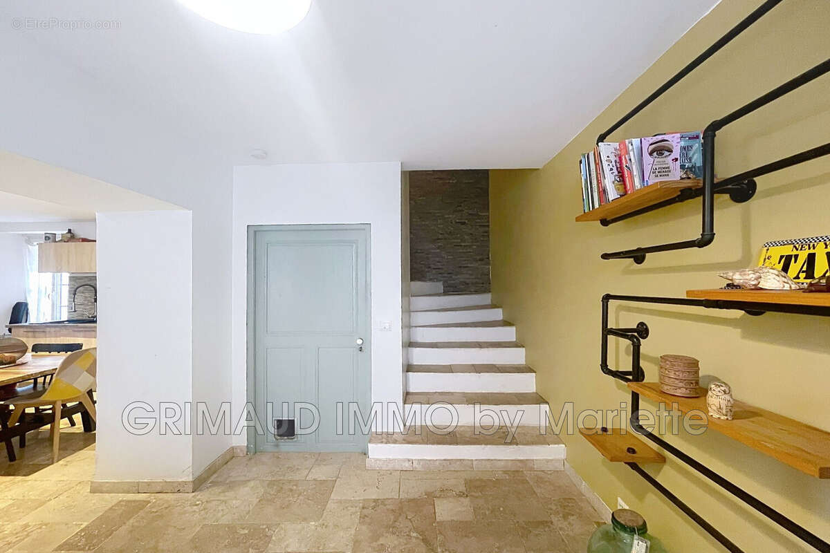 Maison à LA GARDE-FREINET