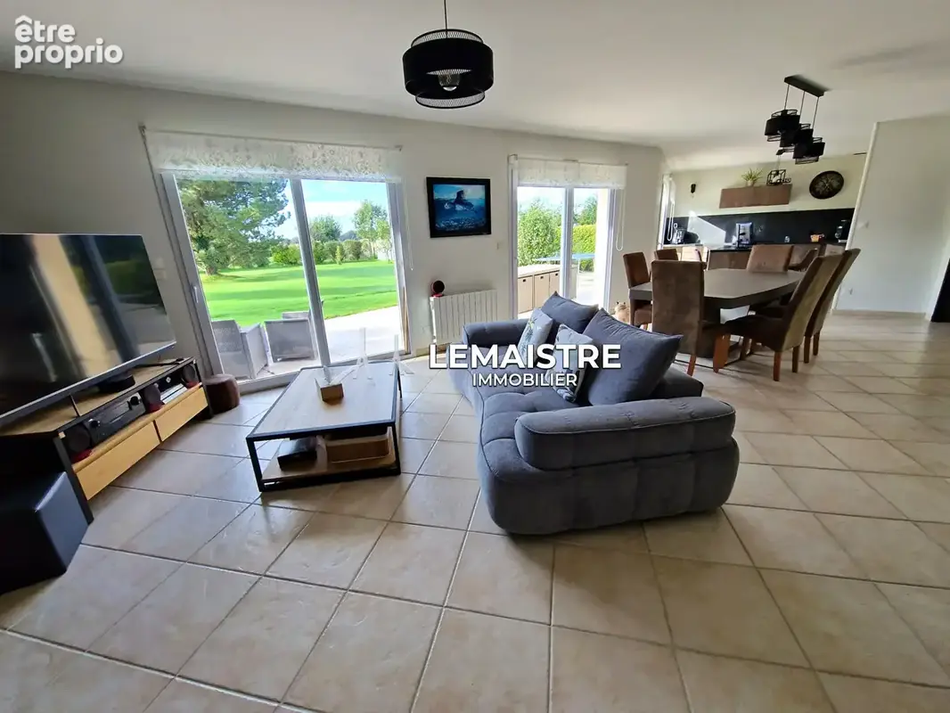 Maison à vendre - Proche Saint-Romain-de-Colbosc - 127 m² - 4 chambres - Plain-pied avec double garage et jardin - photo 3