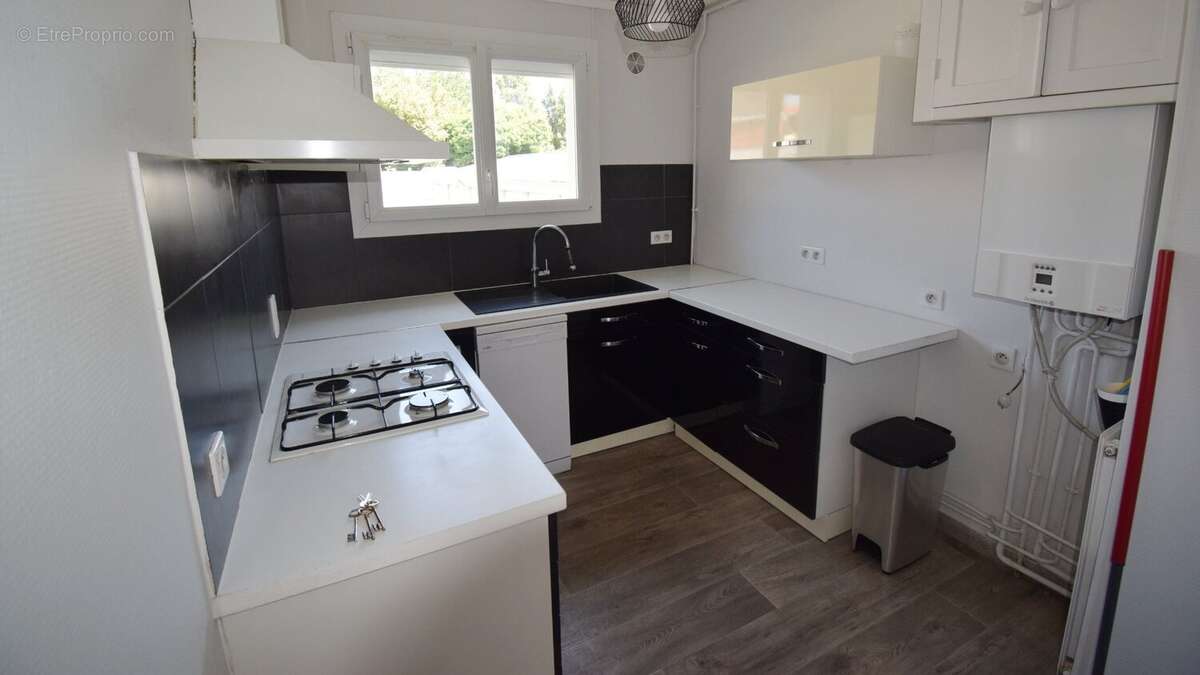 À VENDRE - VICHY quartier Beauséjour - Appartement T4 avec cave et garage - photo 5