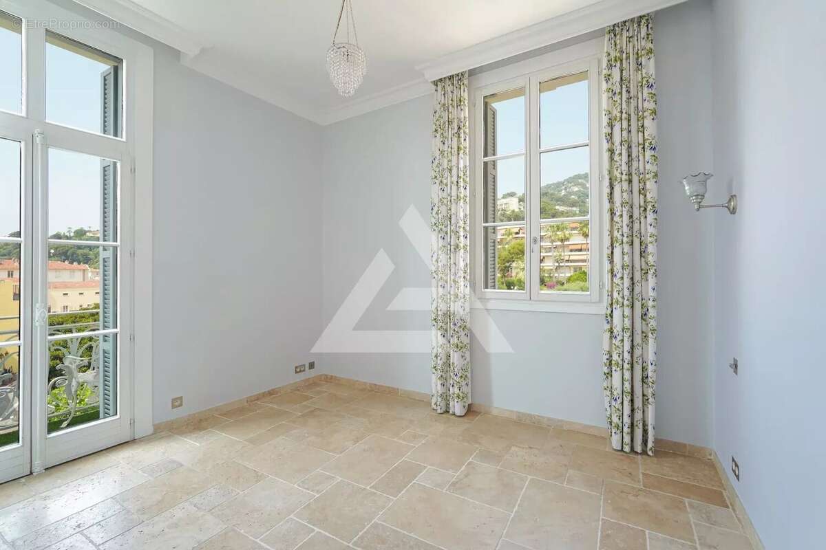 Appartement à BEAULIEU-SUR-MER