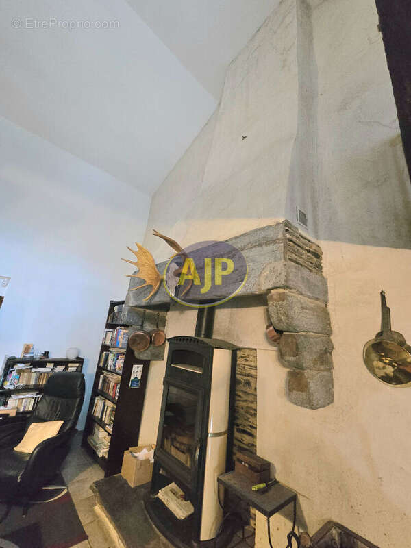 Maison à CONQUEREUIL