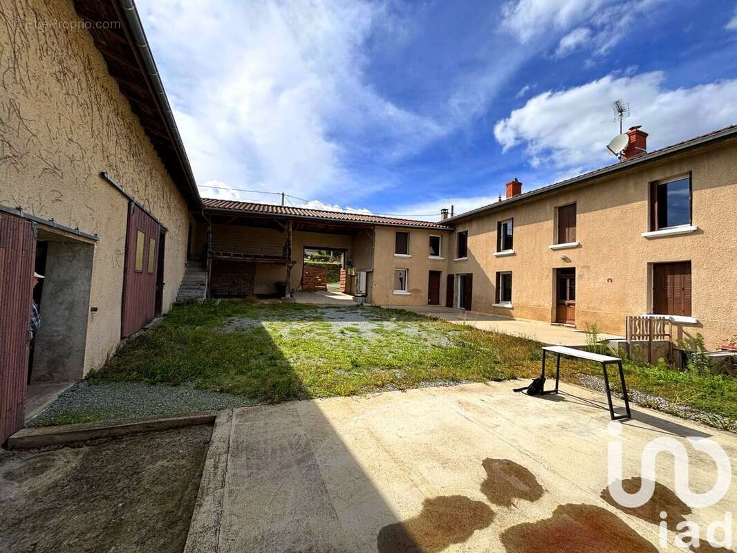 Photo 2 - Maison à BUSSY-ALBIEUX