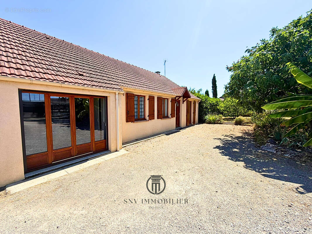 Maison de plain-pied avec jardin arboré   105 m2   4 chambres - photo 13