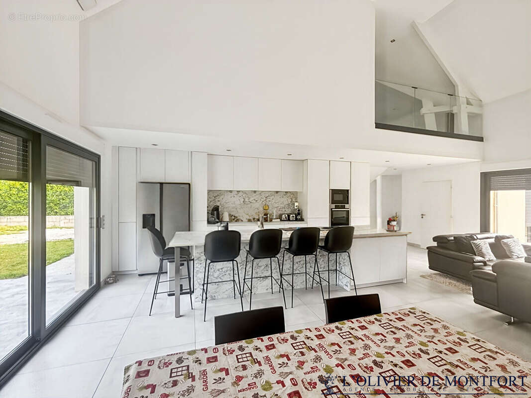 Maison à MONTFORT-L'AMAURY