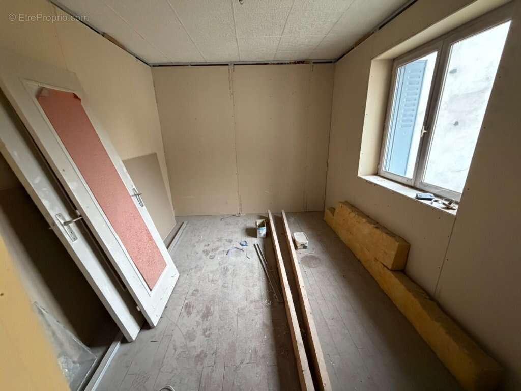 Appartement à MONTCEAU-LES-MINES