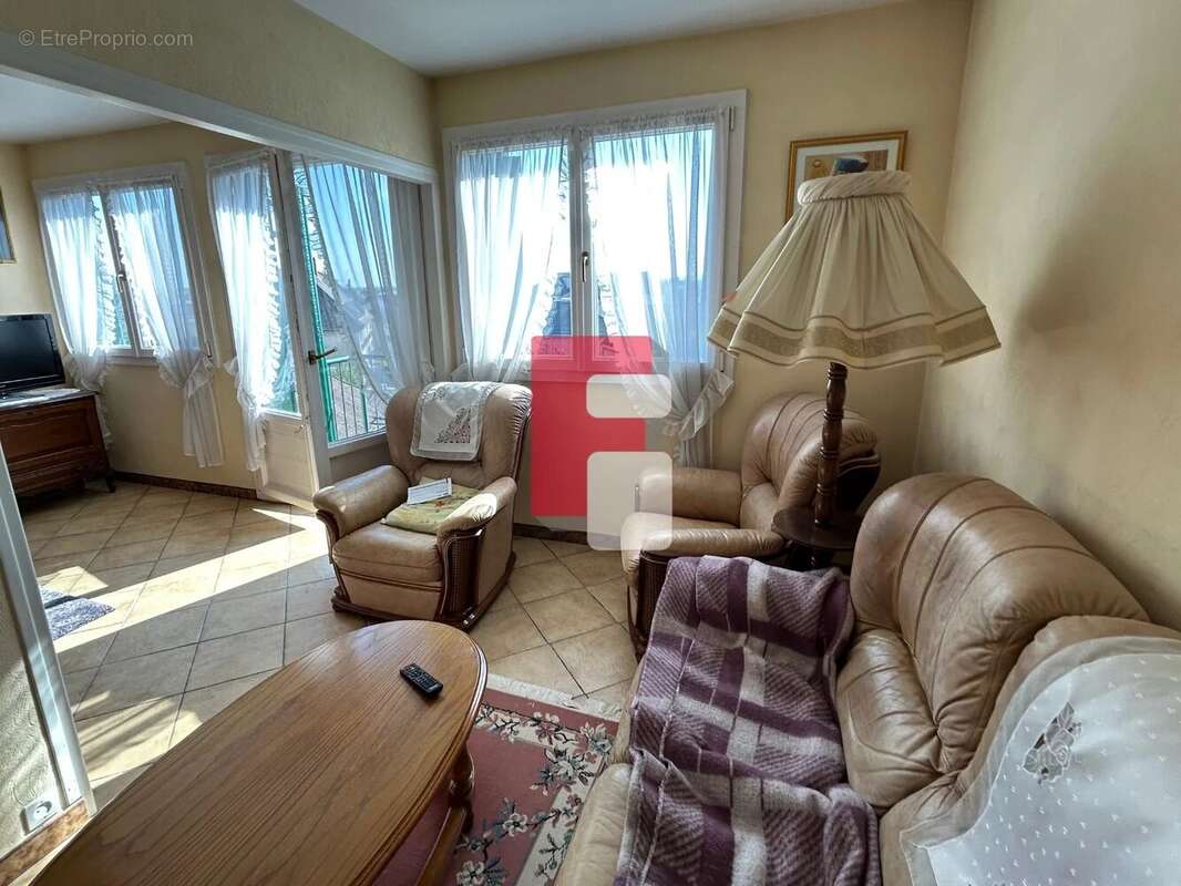 Appartement à SAINTE-SAVINE