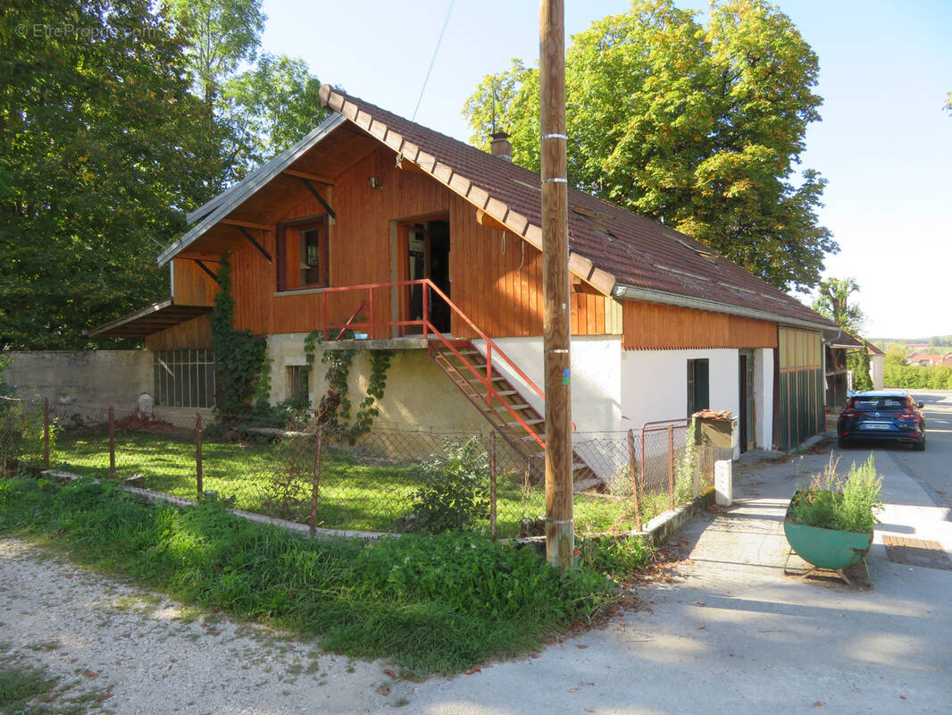 Maison à BIANS-LES-USIERS
