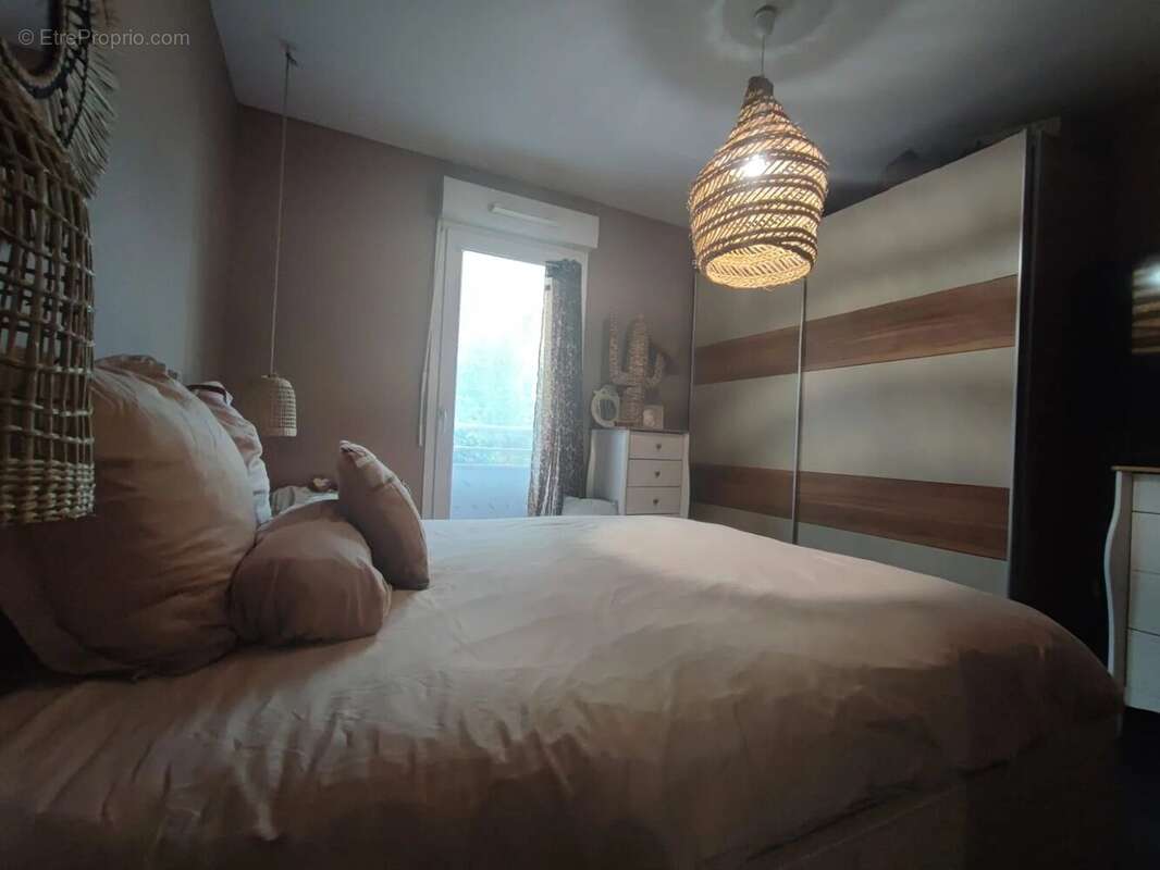 Appartement à SOLLIES-PONT