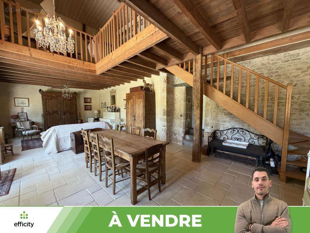 Maison 260 m² à Couhe  - photo 5