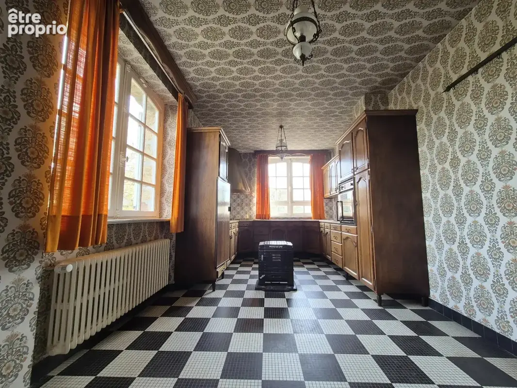 Magnifique propriete a renover avec maison en pierre de 227 m2 habitable sur une parcelle de 3000 m2 avec double garage - photo 8