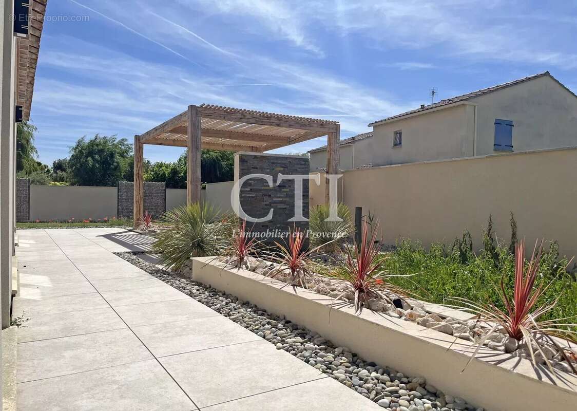 Maison à VAISON-LA-ROMAINE