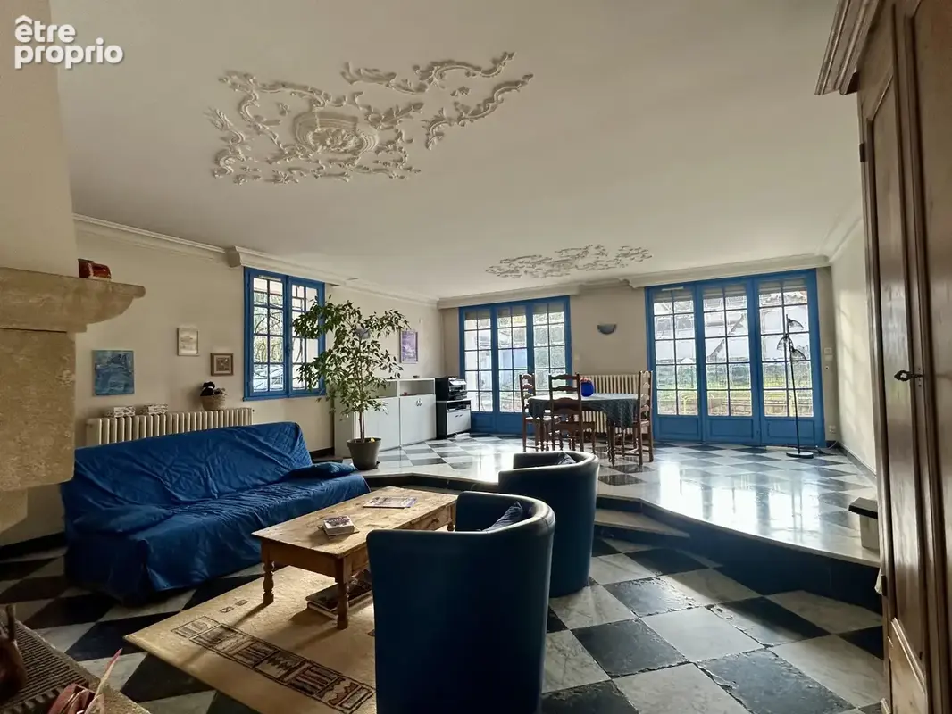 Maison familiale de caractère aux beaux volumes en plein cœur de mions - photo 5