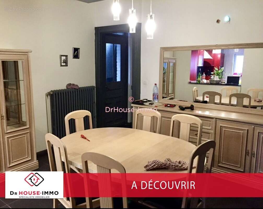 Maison à QUIEVRECHAIN