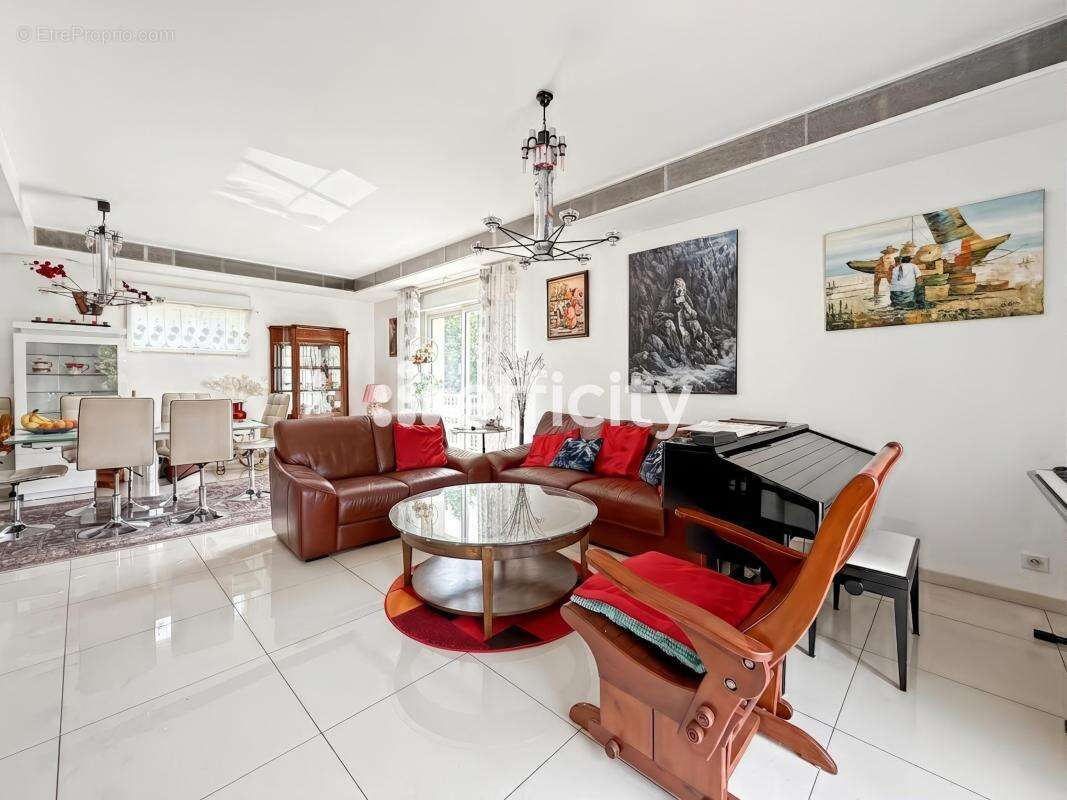Maison 149 m² à Saint-Regle  - photo 4
