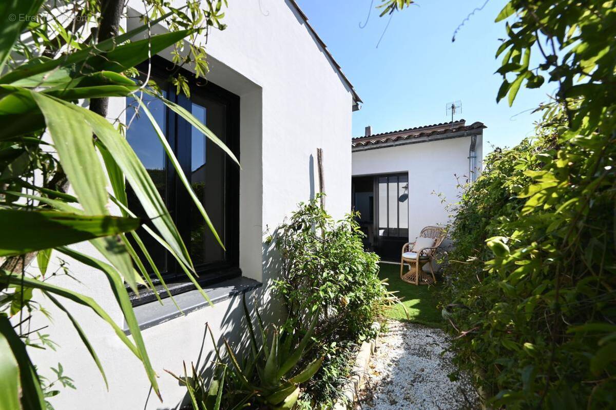 Maison à LES PORTES-EN-RE