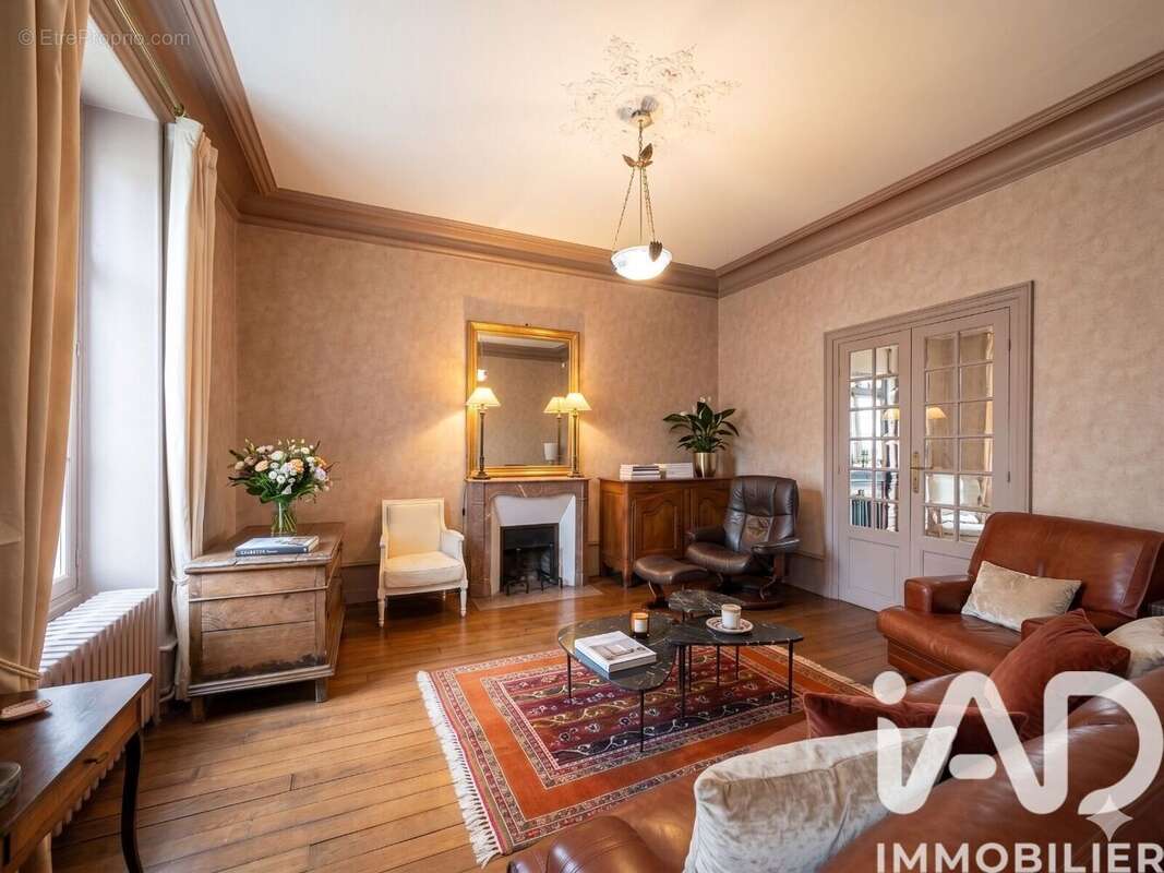 Maison 228 m² à Gouzon  - photo 5