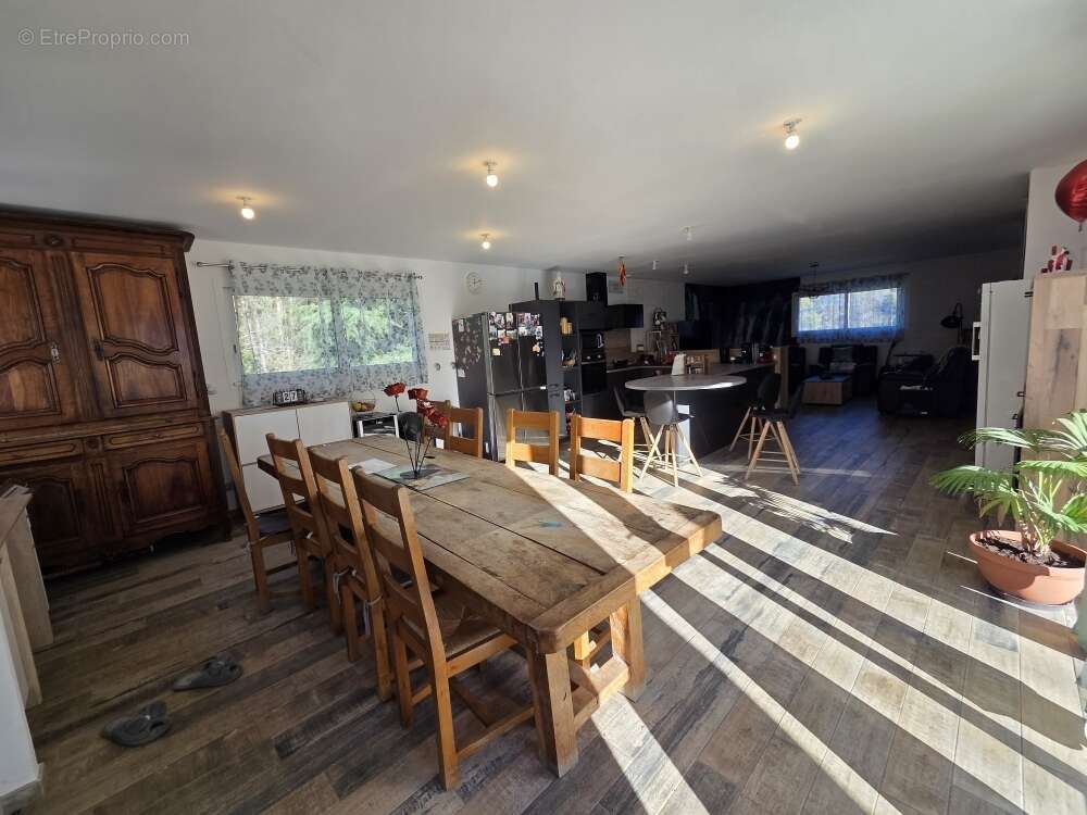 Appartement à SAINT-PIERRE-DE-FURSAC