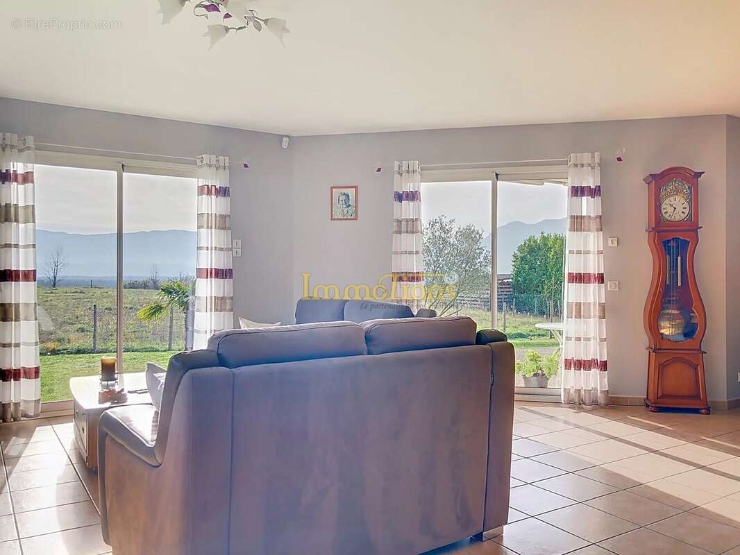 Maison à SAINT-HILAIRE-DU-ROSIER