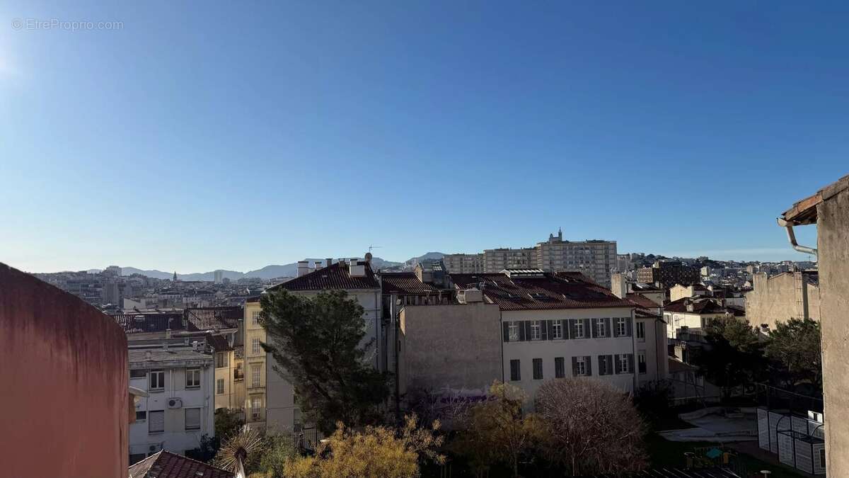 Appartement à MARSEILLE-1E