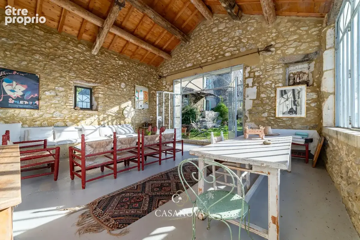 UZES Charmante propriété d'époque avec son atelier d'artiste - photo 5