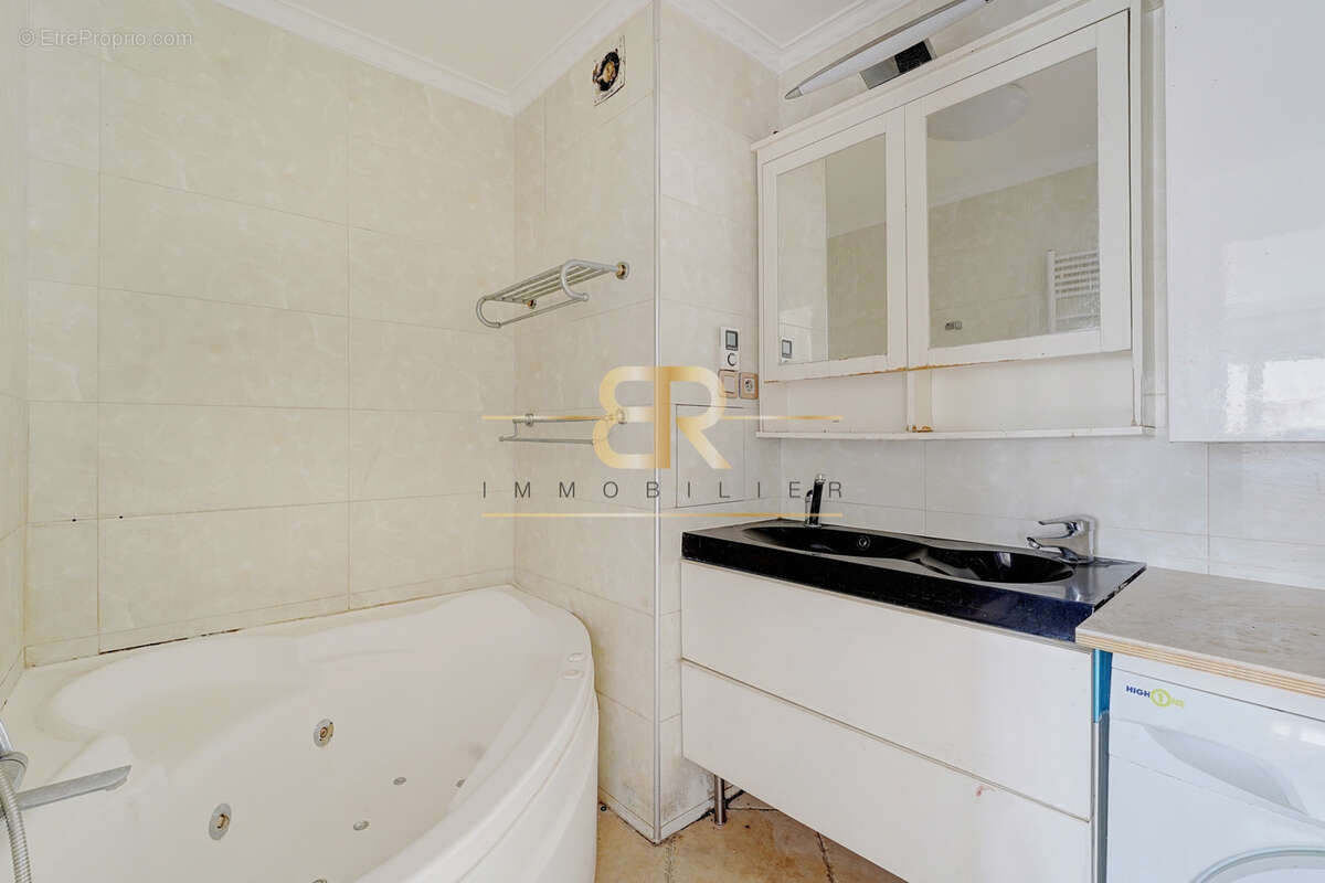 Appartement à PARIS-19E