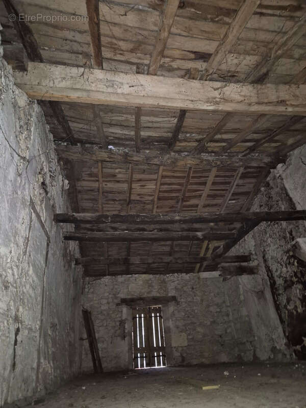 Parking à SAUVETERRE-DE-GUYENNE