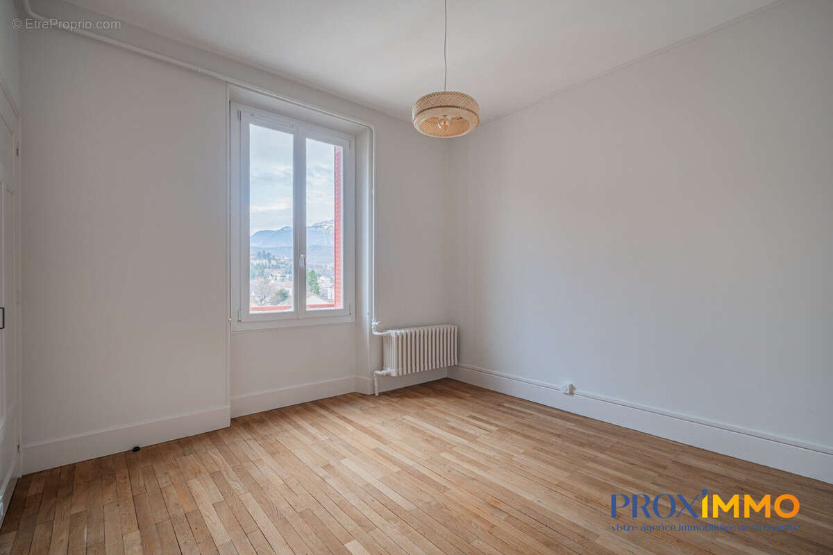 Appartement 78 m² à Voiron  - photo 5