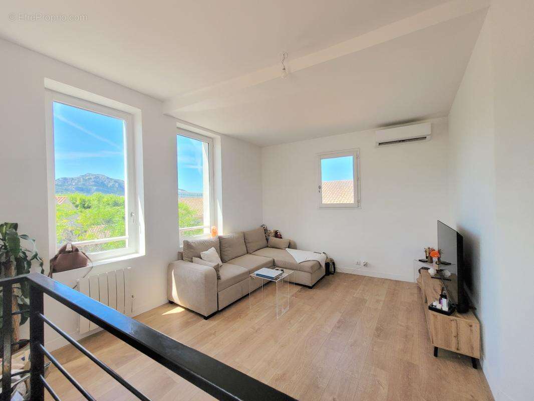 Appartement à MARSEILLE-8E