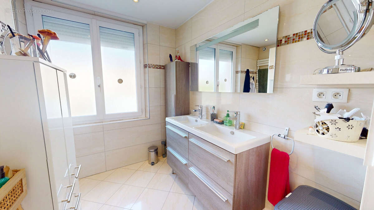 Maison à ECHIROLLES