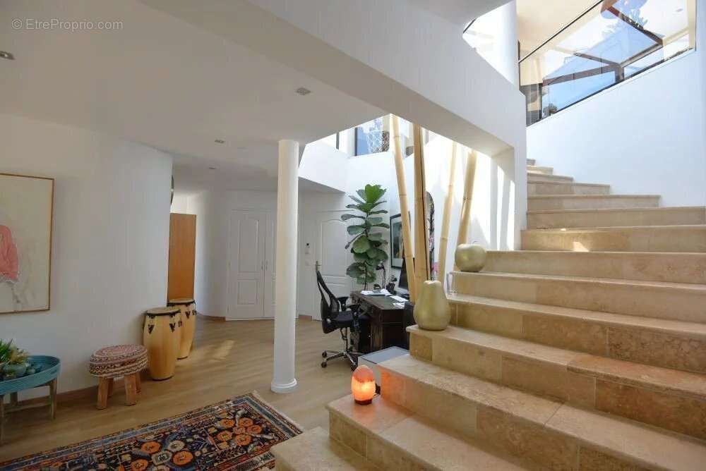 Maison à TOURRETTES