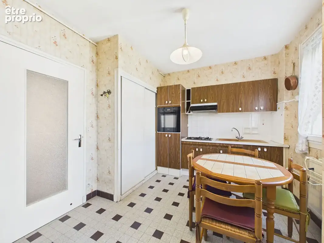 Appartement T3 avec balcon, cave et stationnement Avenue Victor Hugo - photo 3