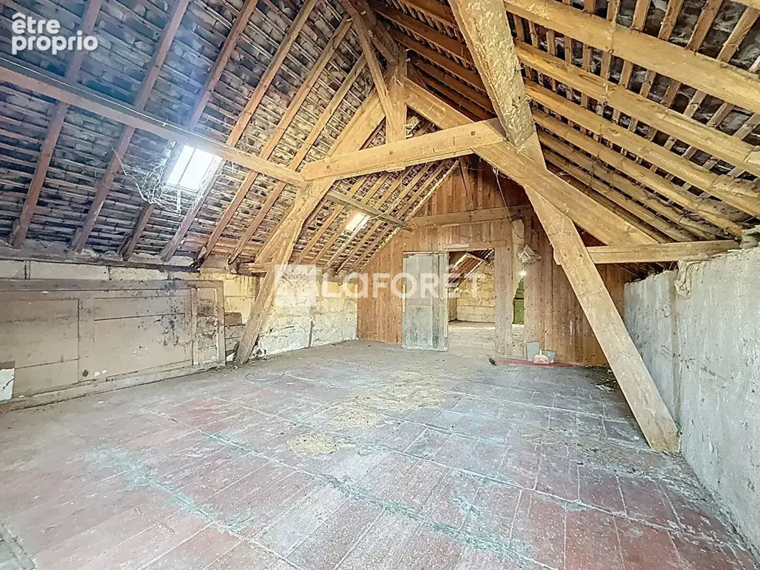 Maison à rénover 7 pièce(s) 140 m2 - photo 15