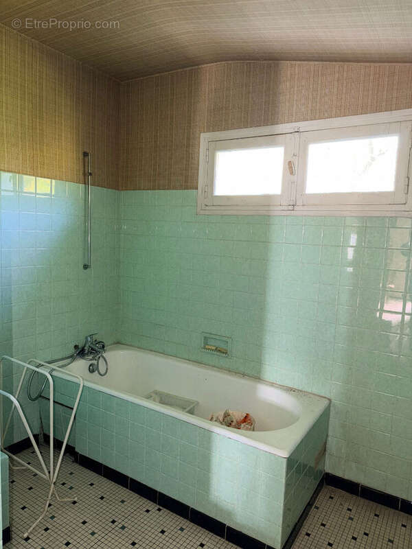 Maison à LISSAC-ET-MOURET