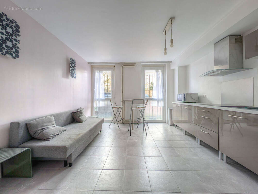 Appartement à LA GARENNE-COLOMBES