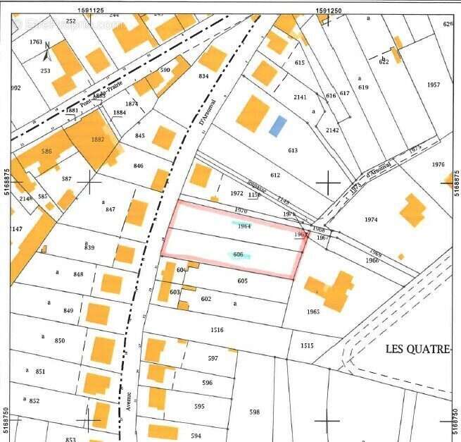 Terrain à CHATEAUNEUF-LA-FORET