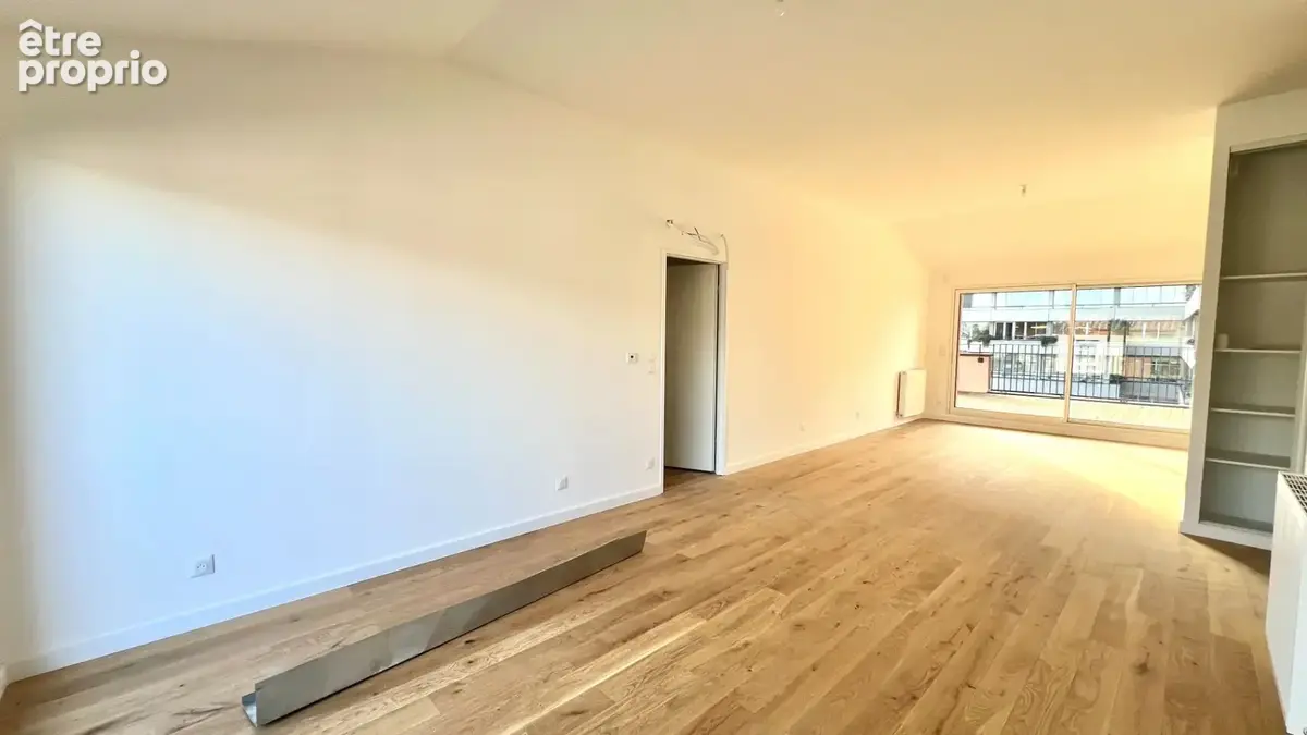 Appartement T5 - 109m2 - Quartier Saint-Michel - photo 2