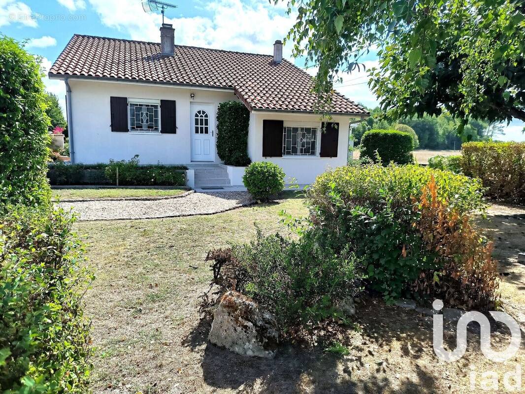 Photo 1 - Maison à TIZAC-DE-LAPOUYADE