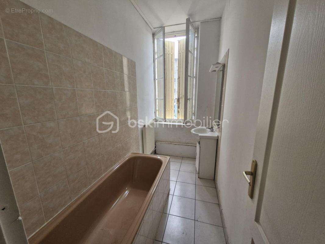 Maison de ville de 118m2/Immeuble de rapport à Sainte-Foy-La-Grande à rénover - photo 8