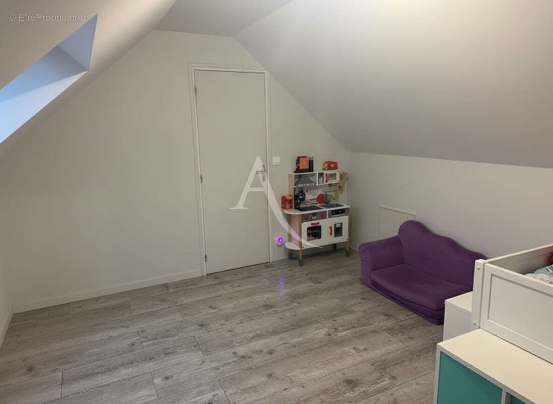 Maison 5 chambres sur terrain de 1830 m² - photo 9