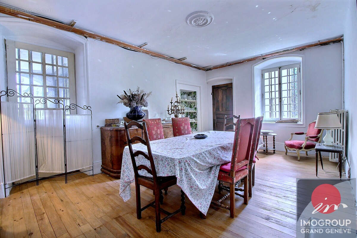 Maison à DOUVAINE