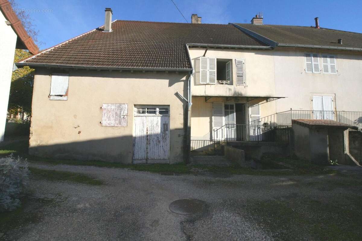 Photo 2 - Maison à LONS-LE-SAUNIER
