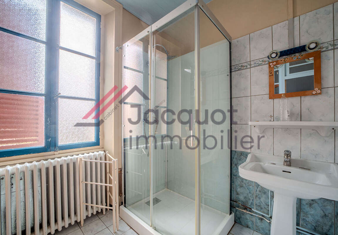 Maison à CLAIRVAUX-LES-LACS